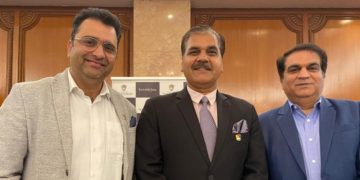 Amaresh Tiwari (centre), Vice Chairman, ICPB; Girish Kwatra (left), Hony. Secretary, ICPB and Anuj Wadhwa, (right) Treasurer, ICPB