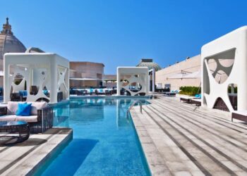 V Hotel of CurioCollection by Hilton undergoes soft refurbishment; offers an elevated contemporary design experience