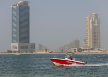 Take a scenic ferry to Sharjah from Dubai!