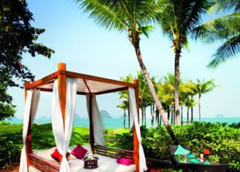 Celebrate a sparkling season at Phulay Bay, A Ritz-Carlton Reserve