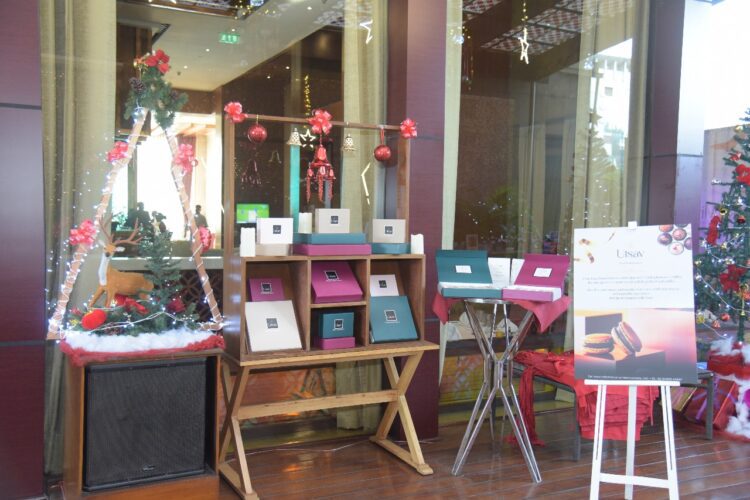 Crowne Plaza New Delhi Okhla rings in the festive season with a cake mixing ceremony