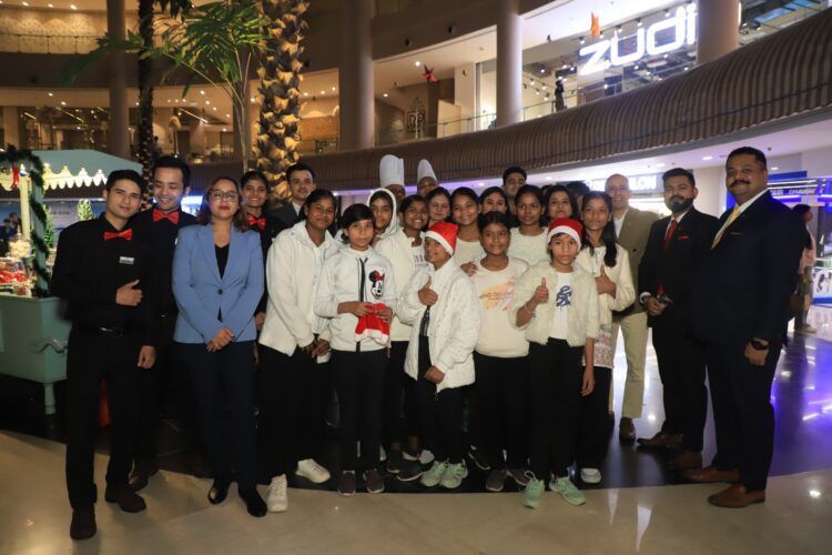 Radisson Blu New Delhi Dwarka spreads festive cheer with its annual Tree Lighting & Make-a-Wish ceremony
